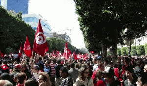 Tunisie: la foule défile "contre le terrorisme", un chef jihadiste tué
