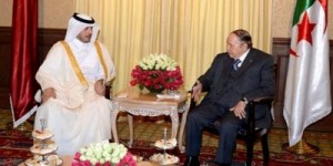 Le président Bouteflika reçoit le président du Conseil des ministres qatari