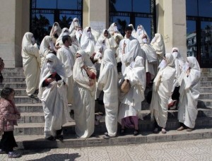 Des femmes défileront en haîk samedi à Oran