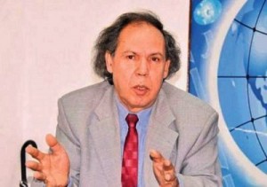 Mokrane Ait Larbi : "Bouteflika ne veut pas lâcher le pouvoir par crainte d’une éventuelle vengeance"