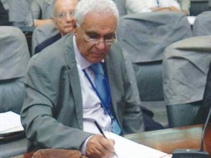 L’économiste Mustapha Mékidèche appelle à des arbitrages budgétaires urgents et la réduction des importations