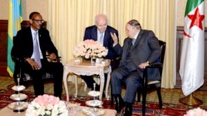 Le président Bouteflika s'entretient avec son homologue rwandais