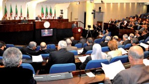 Des députés du FLN demandent à Saâdani de réunir le comité central