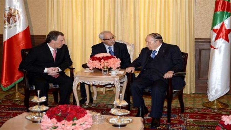 Bouteflika reçoit le ministre mexicain des Relations extérieures
