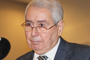 Abdelkader Bensalah poussé à la démission