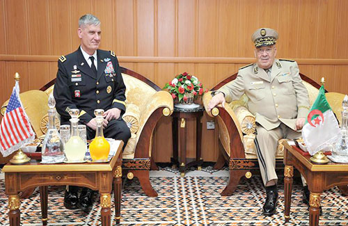 Le commandant de l’Africom le général David Rodriguez reçu par Gaïd Salah