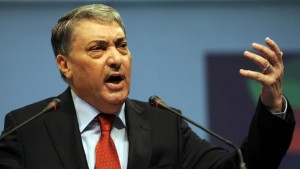 Benflis dénonce "la soumission des institutions et la personnalisation du pouvoir"