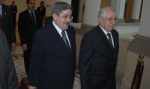 Bensalah quitte la direction du RND, mais les formes sont sauves