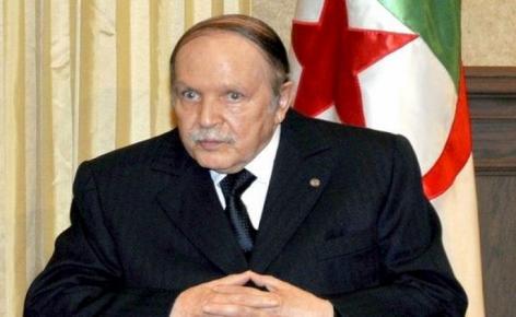 Bouteflika exhorte les journalistes à adhérer à la démarche de réforme engagée