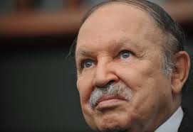 Presse : Bouteflika annonce la création d’un prix du président de la République du journaliste