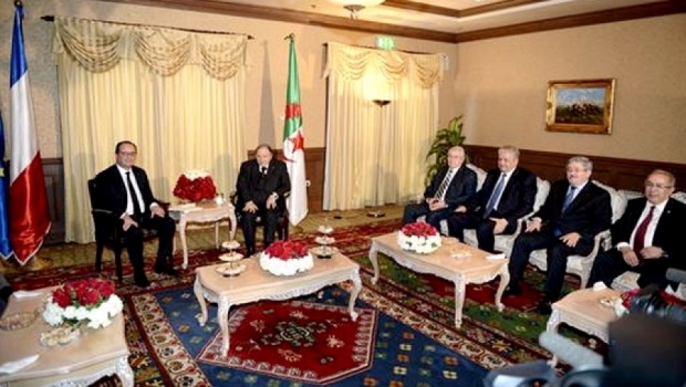 Bouteflika s'entretient avec son homologue français