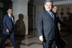 Ahmed Ouyahia réinstalle ses fidèles lieutenants dans le bureau national du RND