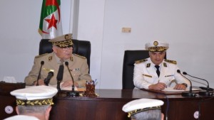 Le général-major Mohamed Larbi Haouli installé au poste de Commandant des Forces navales