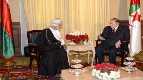 Le président Bouteflika reçoit le ministre des Affaires étrangères du Sultanat d'Oman  