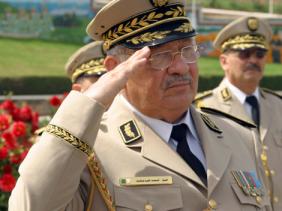 Le général-major Souab Meftah installé en tant que nouveau Commandant de la 6e région militaire