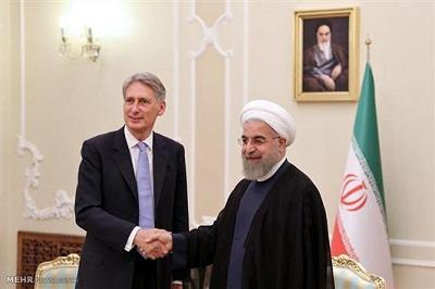 Hammond: Pour résoudre la crise syrienne, il faut associer l’Iran et la Russie