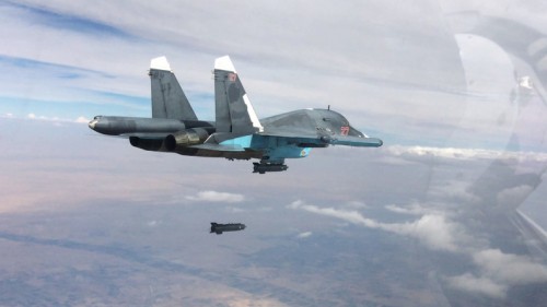 Les djihadistes reculent en Syrie, ne laissant derrière eux que cadavres et désolation (vidéo)