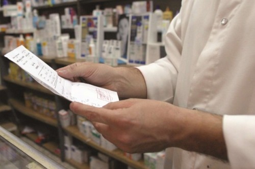 Les pharmaciens autorisés à prescrire des médicaments et faire des analyses dans les régions éloignées
