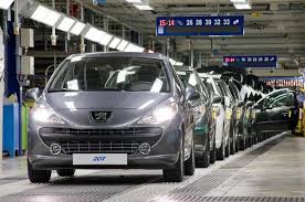 Le projet Peugeot-Algérie "presque finalisé", selon Bouchouareb
