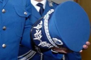 Un policier se tire plusieurs balles à Oran