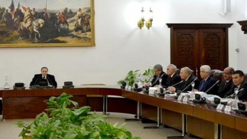 Le président Bouteflika annonce un agenda 2016 "très chargé"