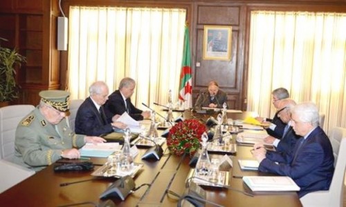Révision de la Constitution : Bouteflika préside un Conseil restreint