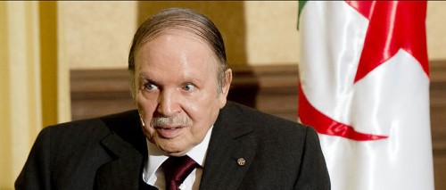 Révision de la constitution : le président Bouteflika tient sa promesse et valide le projet