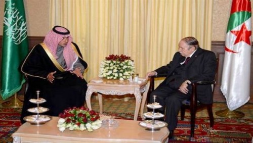 Bouteflika reçoit le SG de la Fondation de l’Emir M’Hamed Al Abdellah Al Fayçal