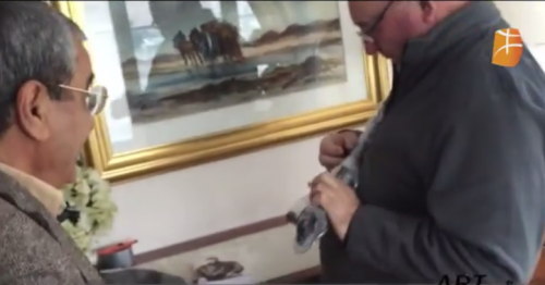 L'arme du colonel Amirouche récupérée par Saïd Sadi auprès d'un soldat français (Vidéo)