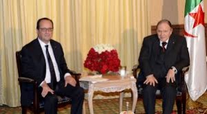 Bouteflika félicite Hollande pour le succès de la COP21