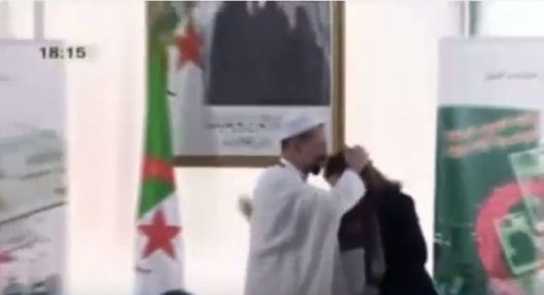 Inédit, un imam embrasse la ministre Mme Mounia Meslem (Vidéo)