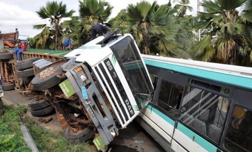 Camion contre mini-bus à Naâma : 13 morts et deux blessés (Actualisé)