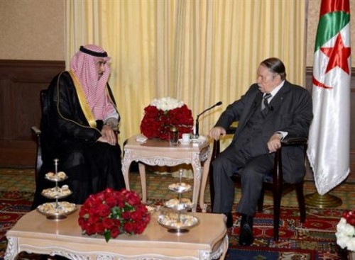 Bouteflika reçoit les nouveaux ambassadeurs d'Arabie Saoudite, du Niger et du Koweit en Algérie