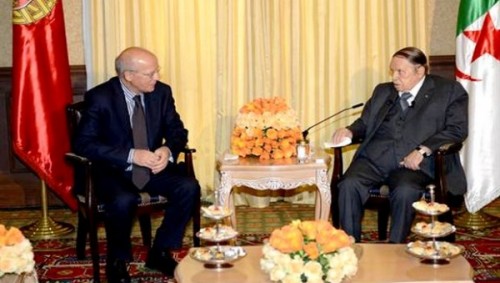 Le président Bouteflika reçoit le ministre portugais des Affaires étrangères