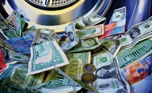 Douanes : 140 millions d'euros de transferts illicites traités en 2015