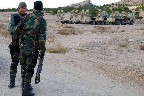 Un Algérien et trois Marocains blessés par l'armée tunisienne