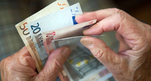 Laksaci annonce le relèvement du plafond de l’allocation de devises