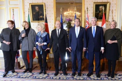 Libye: le puzzle d'une intervention militaire se met lentement en place