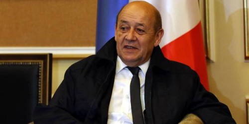 Enquête sur des escrocs se faisant passer pour le ministre français de la Défense
