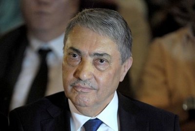 Benflis considère la réaction du pouvoir au tweet de Valls comme une « diversion »