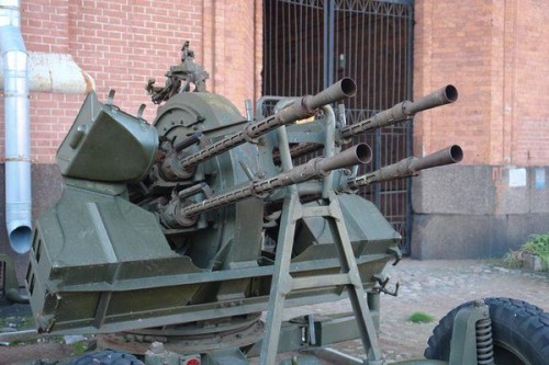 Saisie d'un mortier Hawn à l'intérieur d'une cache d'armes terroriste à El Oued