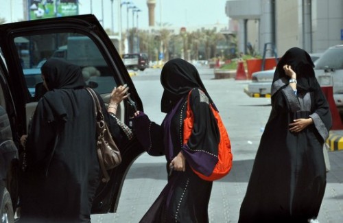 3,7 milliards de dollars, 800.000 chauffeurs, pour que les femmes saoudiennes ne conduisent pas