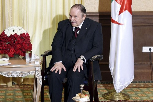 Le président Bouteflika appelle les travailleurs à gagner la bataille de la productivité et de la compétitivité
