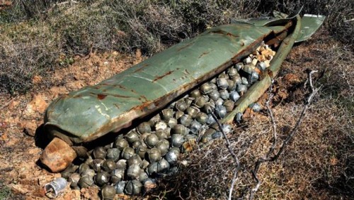 Foreign Policy : Washington bloque la livraison des bombes à fragmentation à Riyad