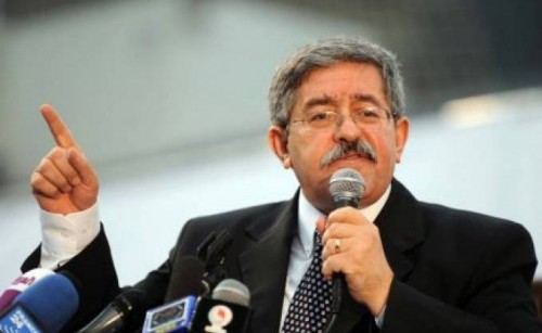 Ouyahia parle de l'indélicatesse de Valls, reproche à Rebrab de politiser l'affaire et qualifie M'henni de mercenaire