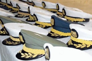 Les officiers généraux et les officiers supérieurs en retraite soumis à l'obligation de réserve