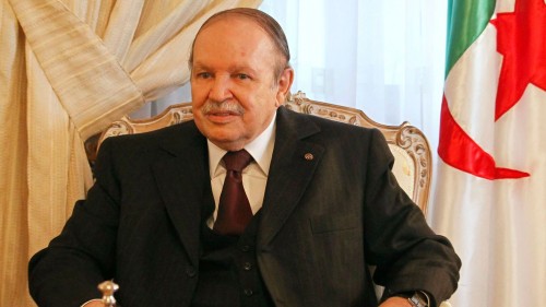 Bouteflika appelle la jeunesse à se mobiliser pour une économie affranchie de la dépendance aux hydrocarbures