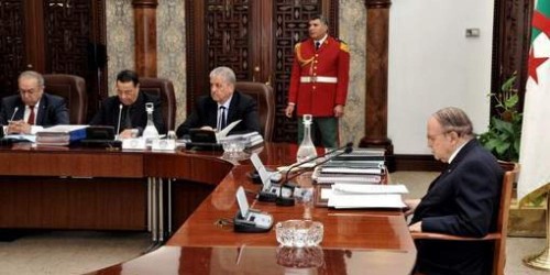 Abdelaziz Bouteflika préside un conseil des ministres à El Mouradia