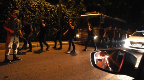 L'armée turque annonce avoir pris le pouvoir : 17 policiers tués à Ankara (Actualisé)