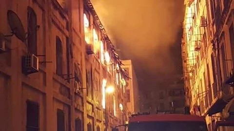 Un immeuble de quatre étages ravagé par un incendie à Bab El Oued (Alger)